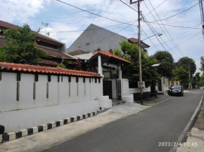 Kelana 2 Nice Homestay (5 Bed Rooms) Semarang
